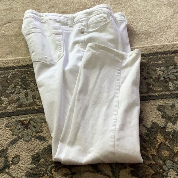 Style & Co white jeans stretchy size 12 these run big more 14 excellent shape - Picture 3 of 11